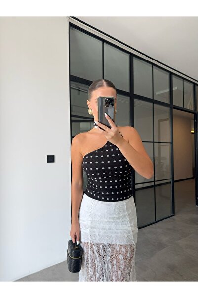 BB Bensu Buyruk BLUZĂ NEGRĂ CU UN UMĂR CU FULAR CU PUNCTURI