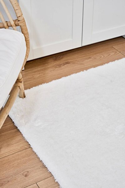 Apex Halı Beyaz Peluş Dokulu Kaydırmaz Dekoratif Halı