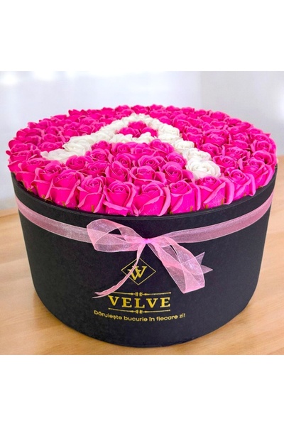 velve Σύνθεση με προσωποποιημένα γράμματα, σε μαύρο κουτί με 101 σαπουνένια τ...