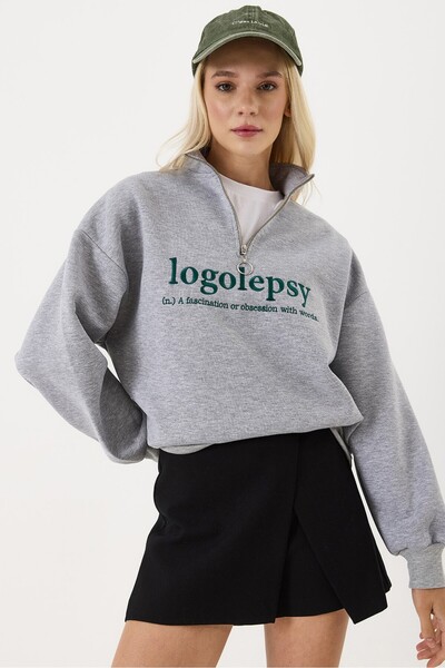 Yarım Fermuarlı Logolepsy Nakışlı Sweatshirt |