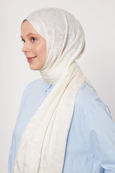 Levidor Off White Leopard Pattern Italian Jacquard Shawl