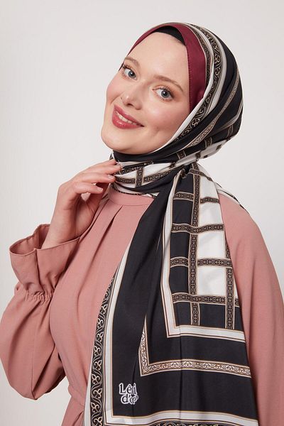 Levidor Burgundy Foil Pattern Love Shawl