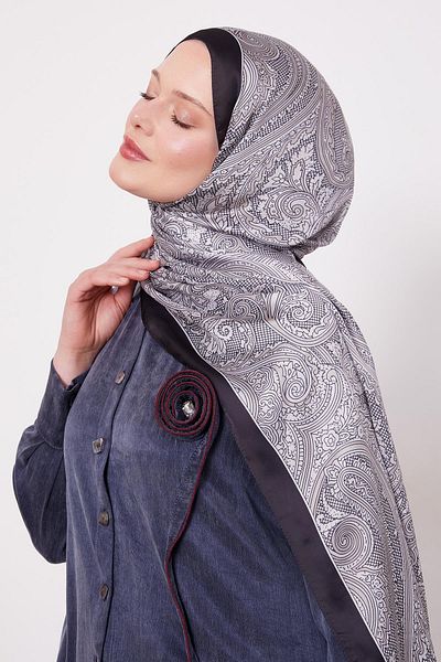 Levidor Gray Spiral Indian Silk Shawl