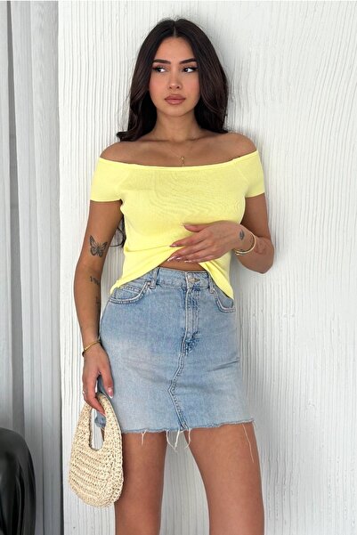 FEMELLE Women's Yellow Standard Size Knitwear Crop Blouse