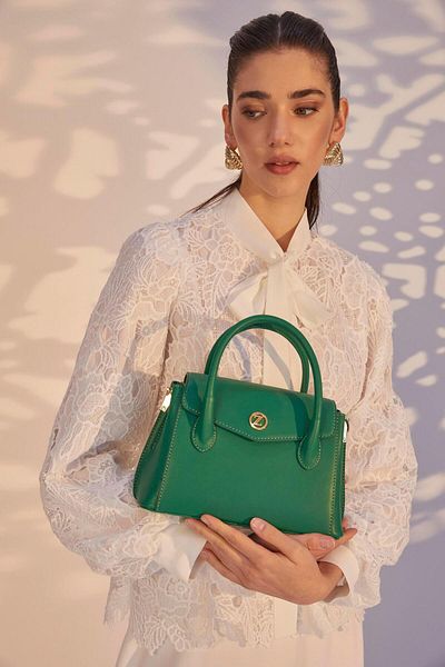 Zühre Green Hand and Shoulder Bag with Magnet Closure Z0001
