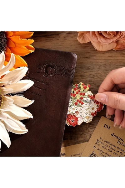 GlassySKY 1Pc Vintage Vintage Red Floral Metal Bookmark Teacher Student Writer Friend Gift