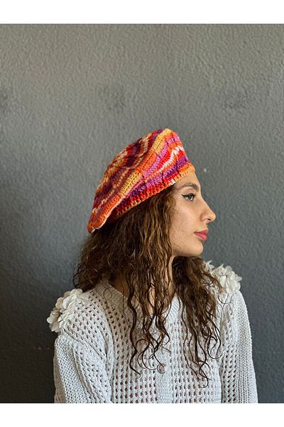 Gönülden Tasarım Hand Knitted French Painter Women's Beanie