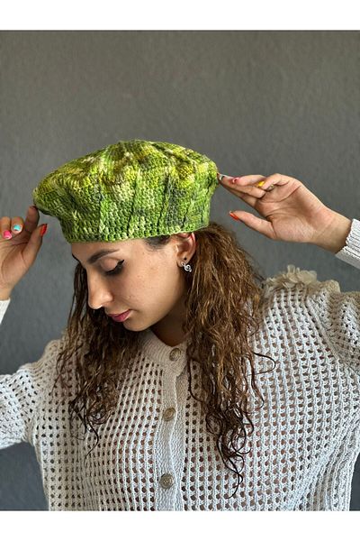 Gönülden Tasarım Hand Knitted French Painter Women's Beanie Green