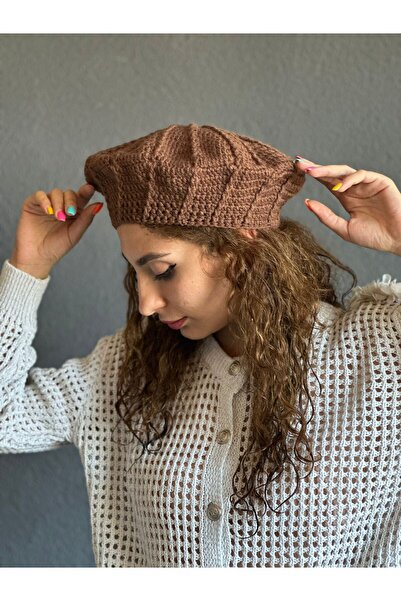 Gönülden Tasarım Hand Knitted French Painter Women's Beanie