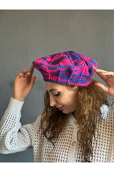Gönülden Tasarım Hand Knitted French Painter Women's Beanie