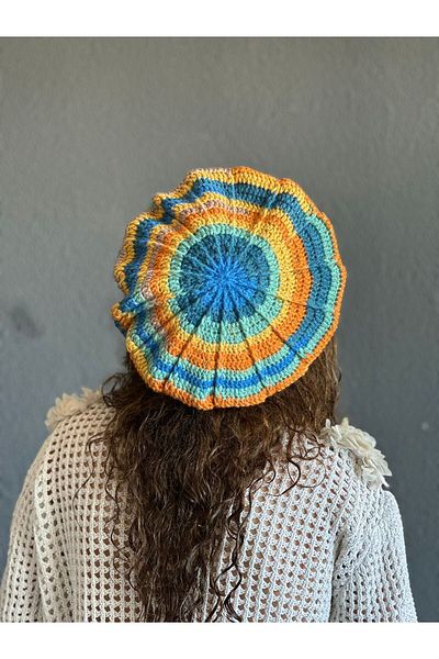 Gönülden Tasarım Hand Knitted French Painter Women's Beanie