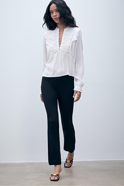 Stradivarius Fırfırlı Düğmeli Bluz