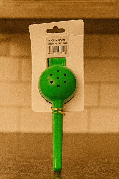 ceviz home züccaciye tekstil ltd şirketi Colorful Handheld Lemon Squeezer – Durable and Practical