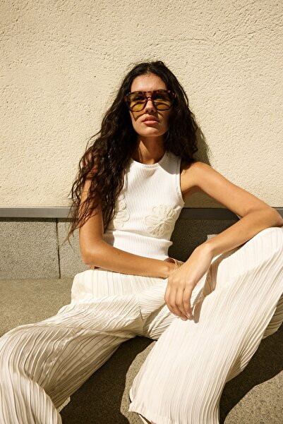 H&M Aplikeli Kolsuz Kısa Üst