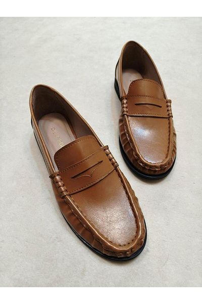 diclepolat Lucy Women's Tan Wrinkled Patent Leather Loafer Saddle Detailed Comfortable Daily Shoes
