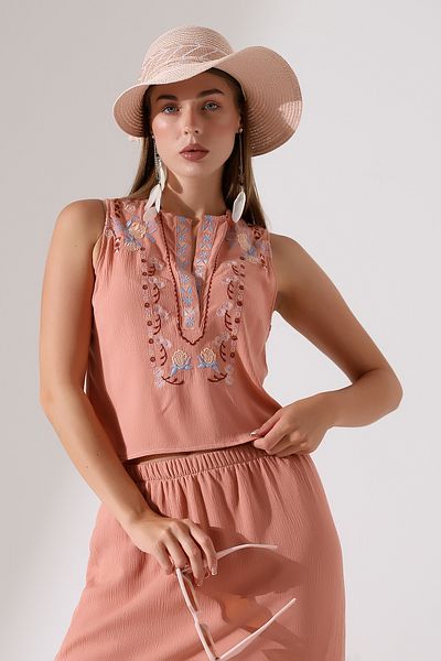 Dreamlike Ethnic Embroidered Bohemian 100% Viscose Side Slit Suit