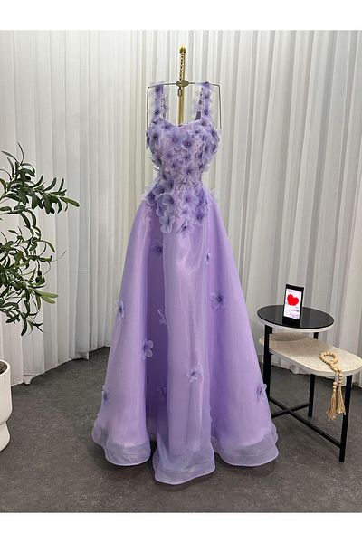 Diva style Elegant and modern evening dress, distinctive, Jazar and Sila taffeta