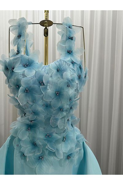 Diva style Elegant and modern evening dress, distinctive, Jazar and Sila taffeta