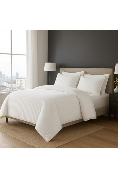 MAXQON 6-Piece Duvet Cover Set – Includes 1 Duvet Cover, 1 Fitted Sheet, 4 Pillowcases (White, Super King