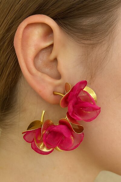 TAKIŞTIR Altın Renk Çiçek Detaylı Halka Küpe (Çift)