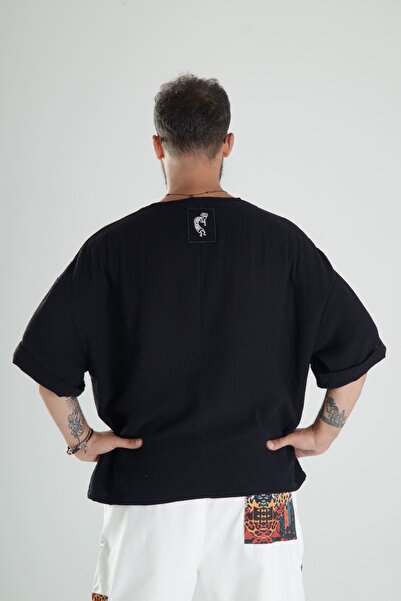 COCOPELLI Ανδρικό μπλουζάκι από μαύρο ύφασμα μουσελίνας oversized με λεπτό μανίκι COC1103