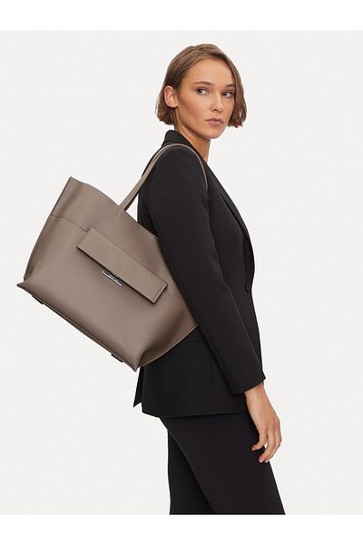 Calvin Klein Women's Handbag K60K612556 Beige