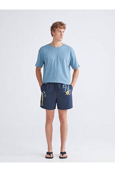 LC Waikiki شورت سباحة رجالي قصير باللون الأزرق الداكن مطبوع عليه سبونج بوب