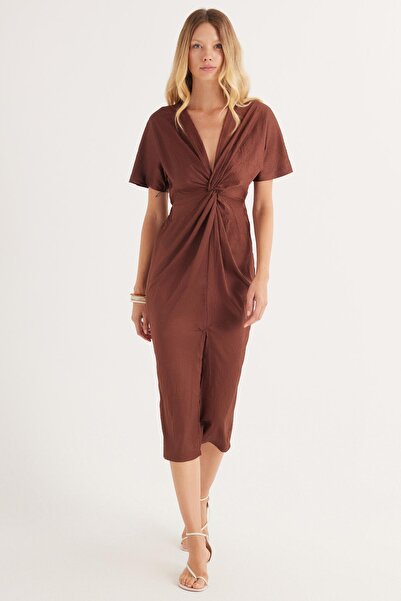 Tudors Kadın Slim Fit Dar Kesim Kısa Kollu V Yaka Kahverengi Elbise