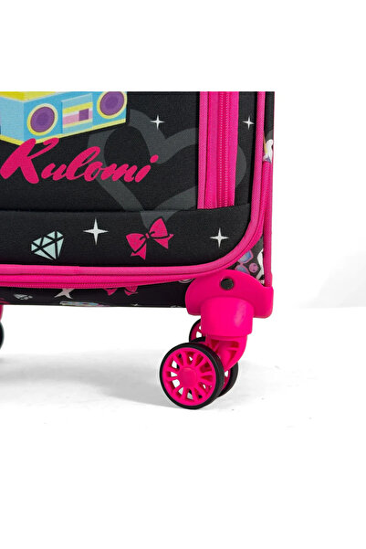 Esbuik YENİ SEZON LÜX KUMAŞ KUROMİ DESENLİ 4 TEKERLEKLİ ÇEKÇEKLİ KABİN BOY ÇOCUK VALİZİ&BAVUL