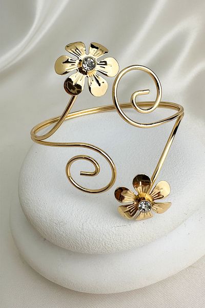Modex Gold Color Single Stone Clover Curved Adjustable Arm Accessory (Diameter: 9cm)