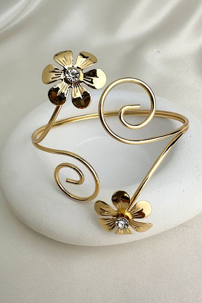 Modex Gold Color Single Stone Clover Curved Adjustable Arm Accessory (Diameter: 9cm)