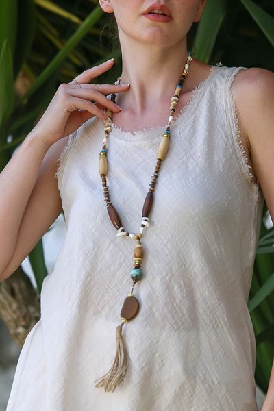 Chiccy Bohemian Wooden Bead and Seashell Detailed Design Necklace
