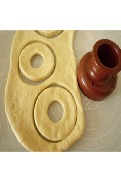 Mode Cool Donut Cake and Dough Cutter – Easy Use for Shaping Mold Doughnut, Baking, Pastry Making