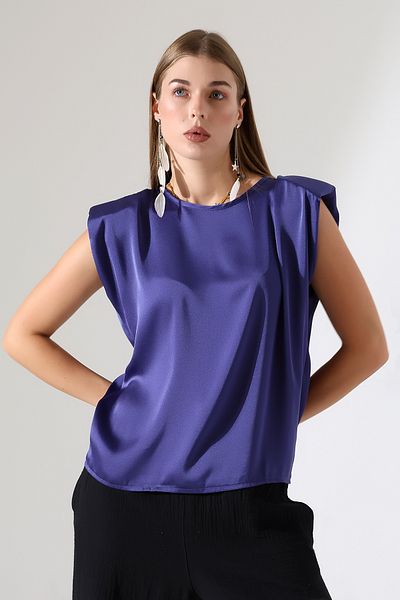 Dreamlike Purple Satin Padded Blouse – Strong & Sparkling Posture