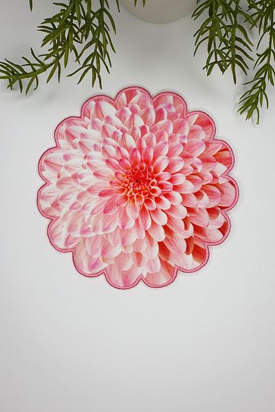 decofav Light Pink Chrysanthemum Design Embroidery Edge Fabric Cocktail Napkin 1 Piece