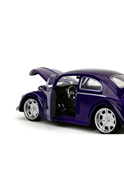 JollyMag Sada Wednesday s vozem Volkswagen Beetle v měřítku 1:24 a figurkou Wednesday