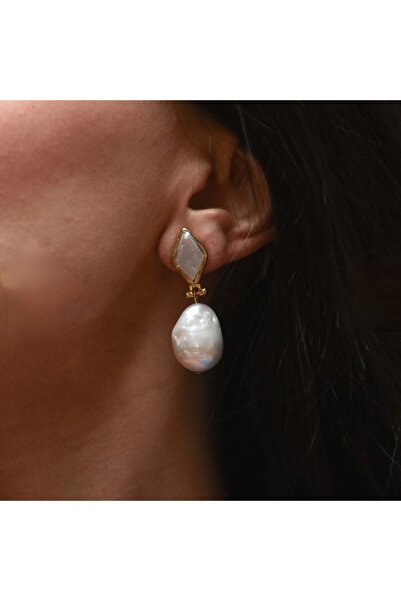 ByNeval Doğal Barok İnci Sallantılı Küpe – 925 Ayar Gümüş Üzerine 14K Altın Kaplama