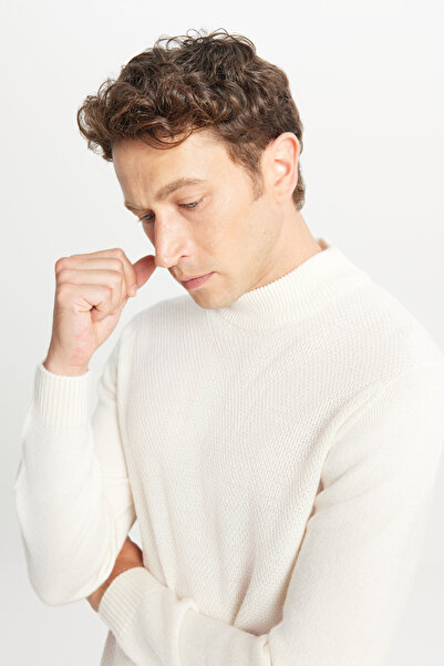 ALTINYILDIZ CLASSICS Men's Ecru Standard Fit Regular Cut Half Turtleneck Jacquard Knitwear Sweater
