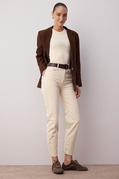 Trendyol Collection Ecru High Waist Slim Mom Jeans TWOSS23JE00094