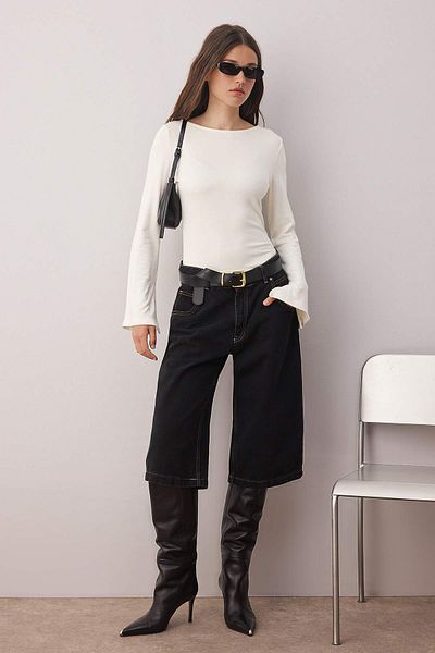 Trendyol Collection Ecru Fitted/Slim Fit Boat Neck Soft Fabric Long Sleeve Stretchy Knitted Blouse Twoaw26Bz00129