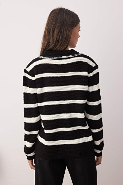 Trendyol Collection Pulover din tricotaje largi din amestec de bumbac negru TWOAW26KZ00014