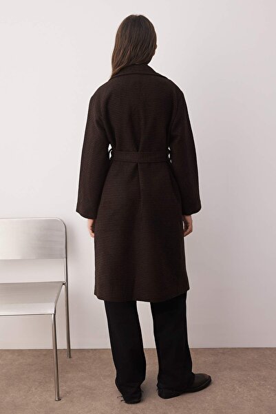 Trendyol Collection Vícebarevný dlouhý mono uzavírací kabát Oversize TWOAW26KB00034