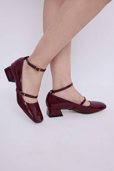 TRENDYOL SHOES Teen Burgundy Mary Jane Γυναικεία παπούτσια με τακούνι με τετράγωνο δέσιμο στον αστράγαλο 
 ΤΑΚΑ26ΤΟ00003
