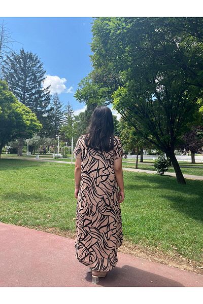 Sobe Hediyelik V-Neck Patterned Short Sleeve Loose Summer Dress – Beige Background
