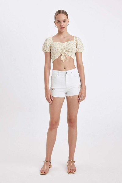 DeFacto High Waist Cut-Cut Jeans Shorts - C0657AX24HS