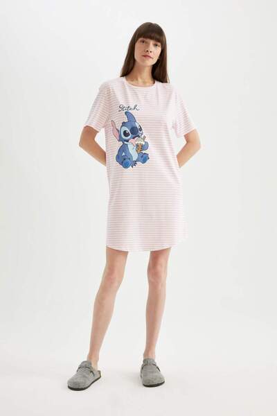 DeFacto Disney Lilo & Stitch Nachthemd mit Rundhalsausschnitt und kurzen Ärmeln – Normale Passform D1528AX24SM