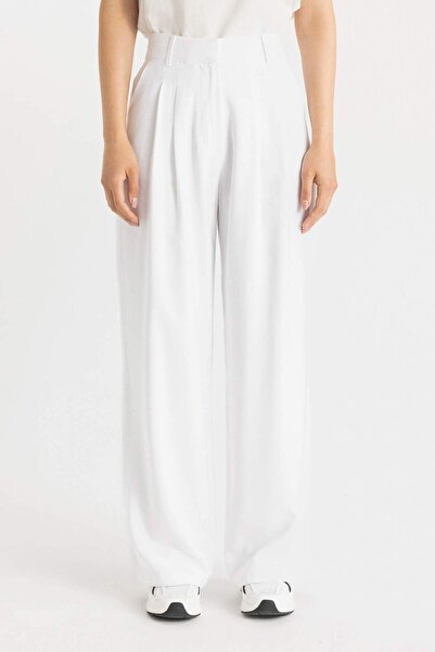 DeFacto Wide Leg Geniş Bol Paça Cepli Pensli Beyaz Basic Düz Klasik Pantolon C6375AX24HS