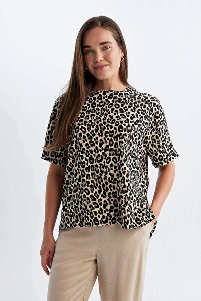 DeFacto Leopard Print Regular Fit Crew Neck T-Shirt - Short Sleeve D4596AX24HS