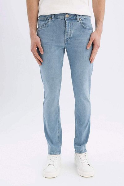 DeFacto Pedro Slim Fit Jeans - Regular Waist, Narrow Leg D2209AX24SM