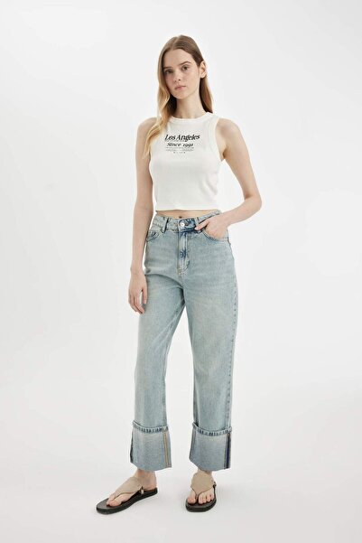 DeFacto Straight Fit Yüksek Bel Katlamalı Paça Bilek Boy Jean Yıkamalı Pantolon D0327AX24HS